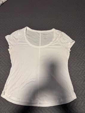 American Eagle Outfitters White Scoop Neck Short Sleeve Tee